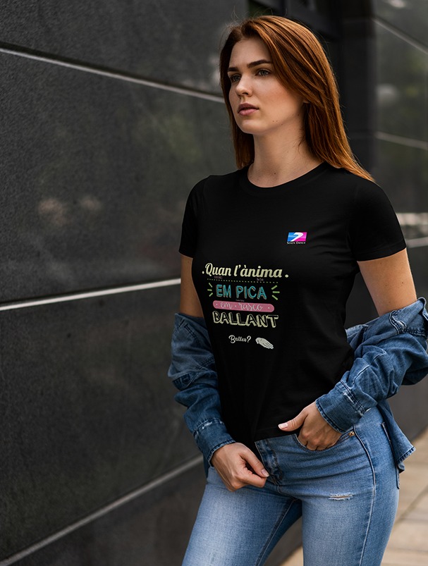Camiseta Chica Quan l'ànima em pica em rasco ballant